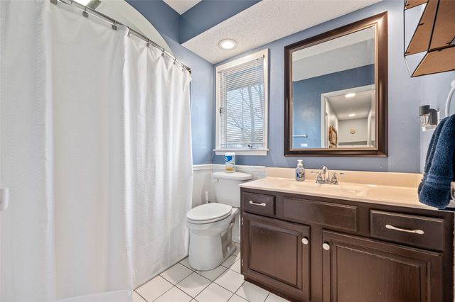 3714 Skyline Drive, Des Moines, IA 50310