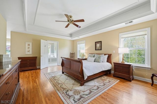 6 Wolfe Run Ct, Washington Twp., NJ 07853