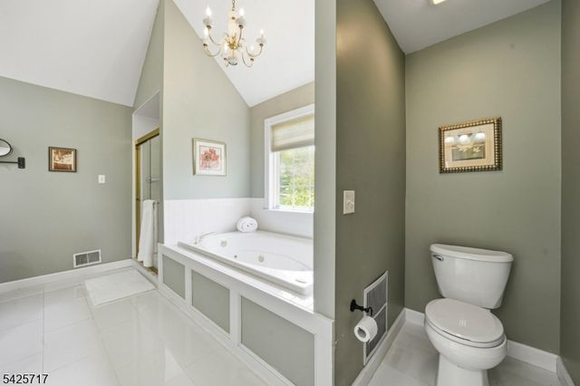 6 Wolfe Run Ct, Washington Twp., NJ 07853