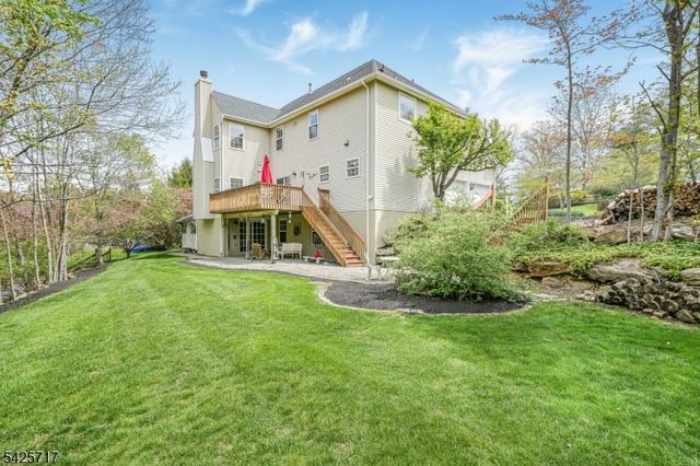 6 Wolfe Run Ct, Washington Twp., NJ 07853