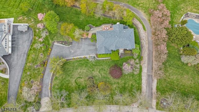 6 Wolfe Run Ct, Washington Twp., NJ 07853