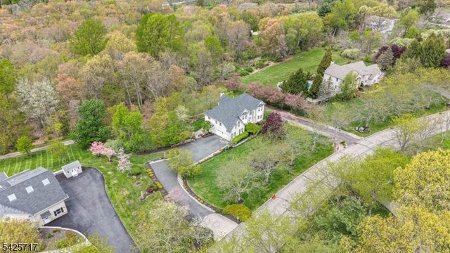 6 Wolfe Run Ct, Washington Twp., NJ 07853