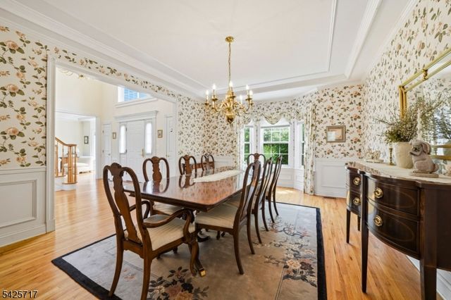 6 Wolfe Run Ct, Washington Twp., NJ 07853