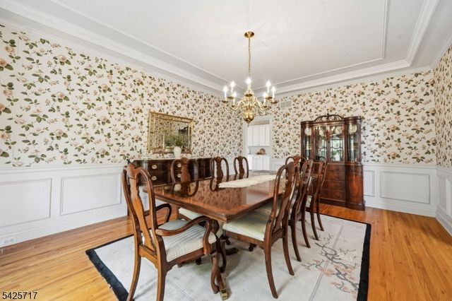 6 Wolfe Run Ct, Washington Twp., NJ 07853