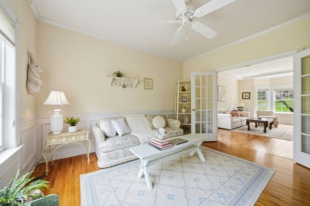 6 Wolfe Run Ct, Washington Twp., NJ 07853