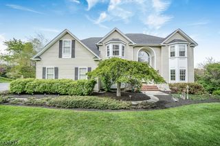 6 Wolfe Run Ct, Washington Twp., NJ 07853