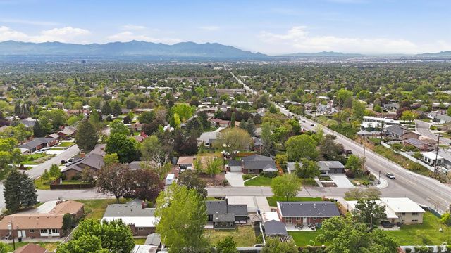 3927 S 3075 E, Holladay, UT 84124