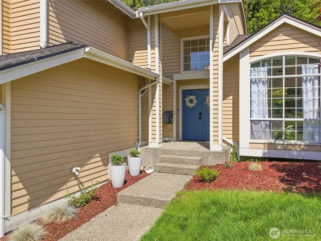 3803 Crystal Ridge Drive SE, Puyallup, WA 98372