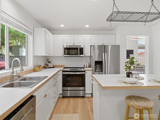 3803 Crystal Ridge Drive SE, Puyallup, WA 98372
