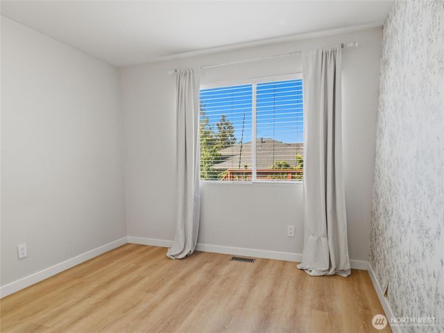 3803 Crystal Ridge Drive SE, Puyallup, WA 98372