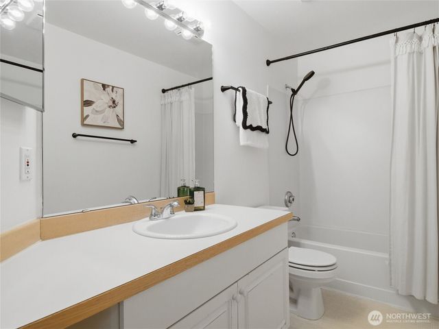 3803 Crystal Ridge Drive SE, Puyallup, WA 98372
