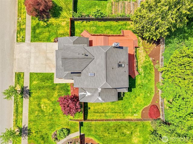 3803 Crystal Ridge Drive SE, Puyallup, WA 98372