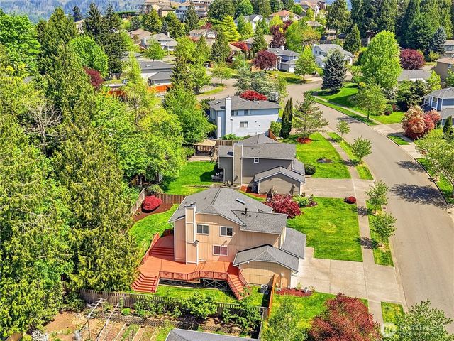 3803 Crystal Ridge Drive SE, Puyallup, WA 98372