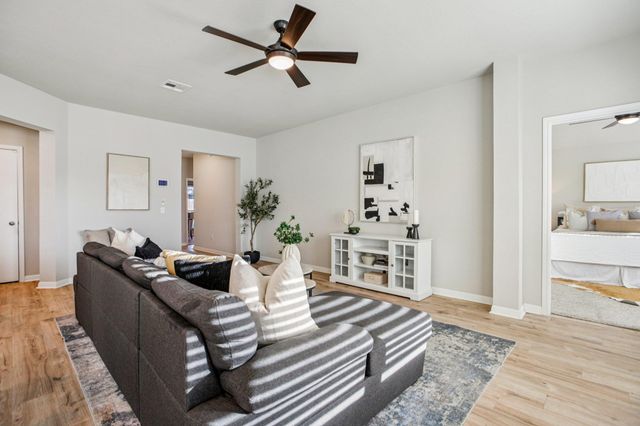 208 Royal Palm WAY, Leander, TX 78641