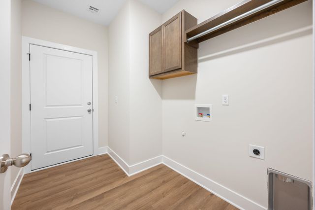 841 S Wybern St, Valley Center, KS 67147