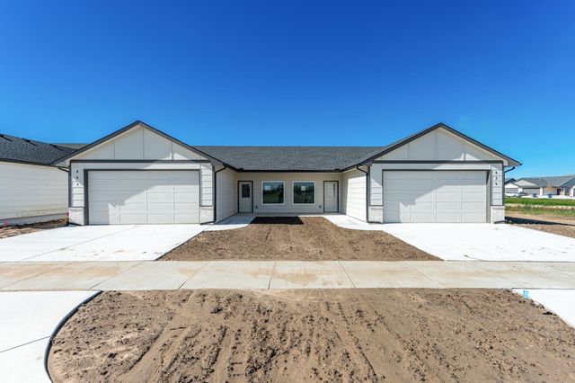 841 S Wybern St, Valley Center, KS 67147