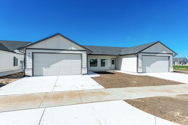 841 S Wybern St, Valley Center, KS 67147