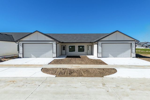 841 S Wybern St, Valley Center, KS 67147
