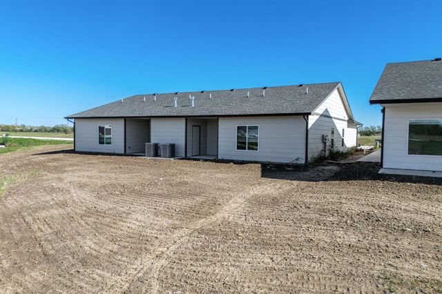 841 S Wybern St, Valley Center, KS 67147