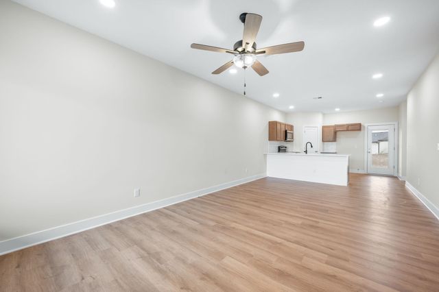 841 S Wybern St, Valley Center, KS 67147