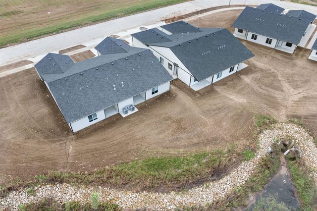 841 S Wybern St, Valley Center, KS 67147