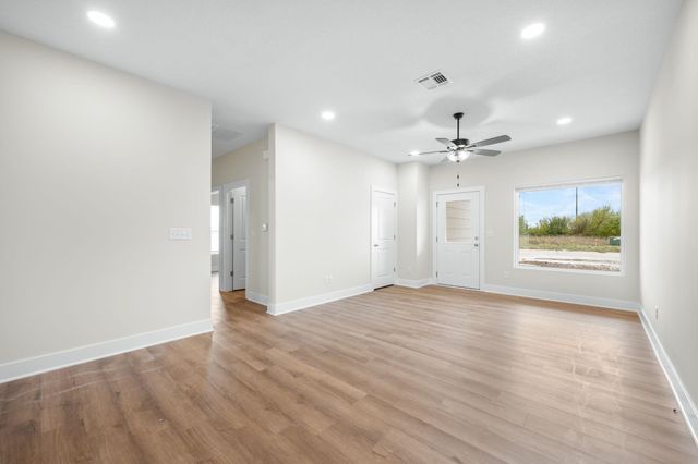 841 S Wybern St, Valley Center, KS 67147