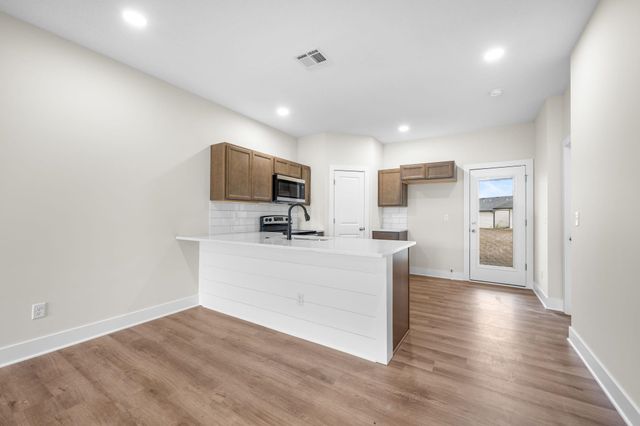 841 S Wybern St, Valley Center, KS 67147