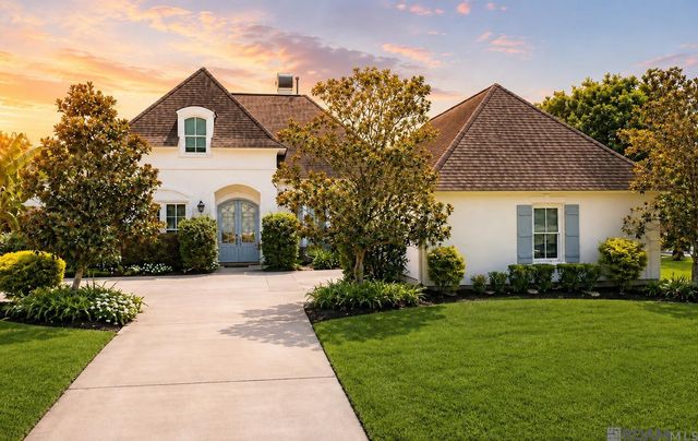 16476 Spanish Oaks Blvd, Prairieville, LA 70769