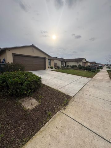 628 Marcus St, Merced, CA 95341