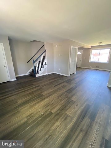 221 SOUTHEASTERN COURT, Essex, MD 21221