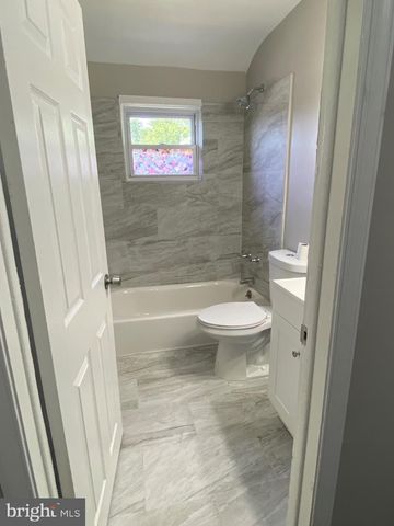 221 SOUTHEASTERN COURT, Essex, MD 21221