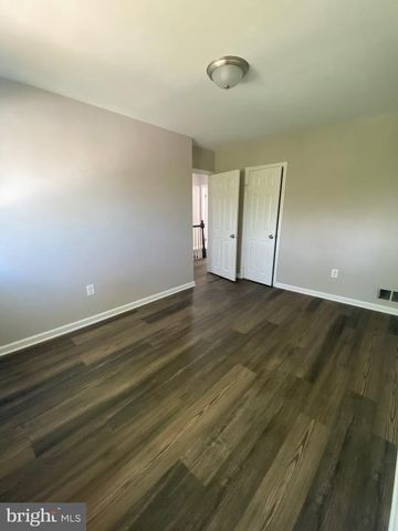 221 SOUTHEASTERN COURT, Essex, MD 21221