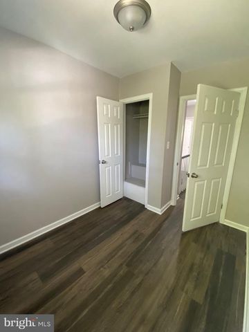 221 SOUTHEASTERN COURT, Essex, MD 21221