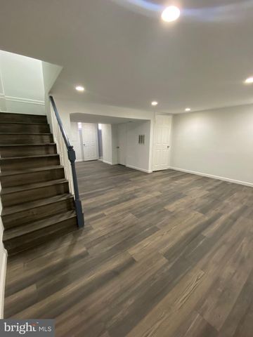 221 SOUTHEASTERN COURT, Essex, MD 21221