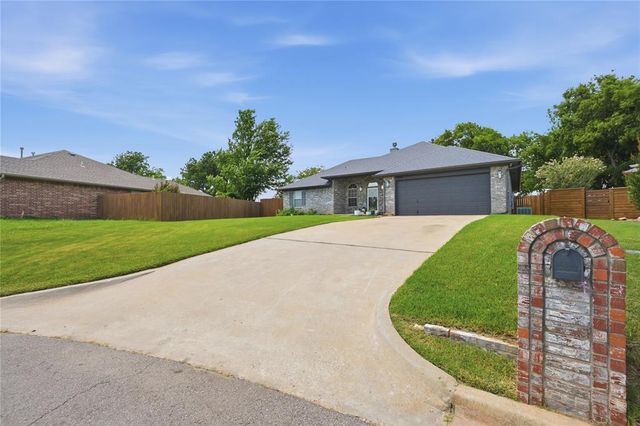 1005 Meadowlake Drive, Noble, OK 73068