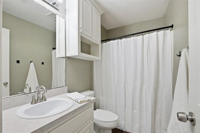 1005 Meadowlake Drive, Noble, OK 73068