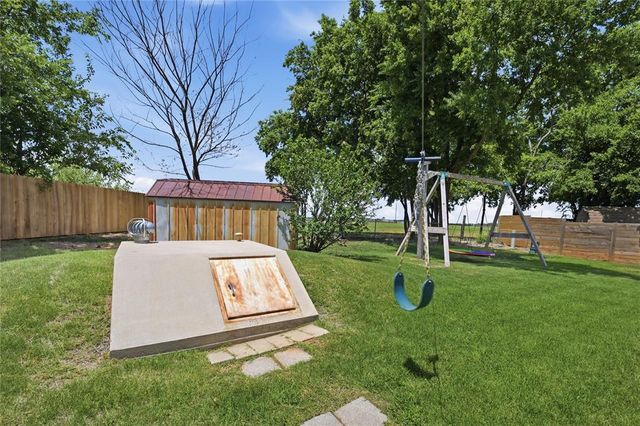 1005 Meadowlake Drive, Noble, OK 73068