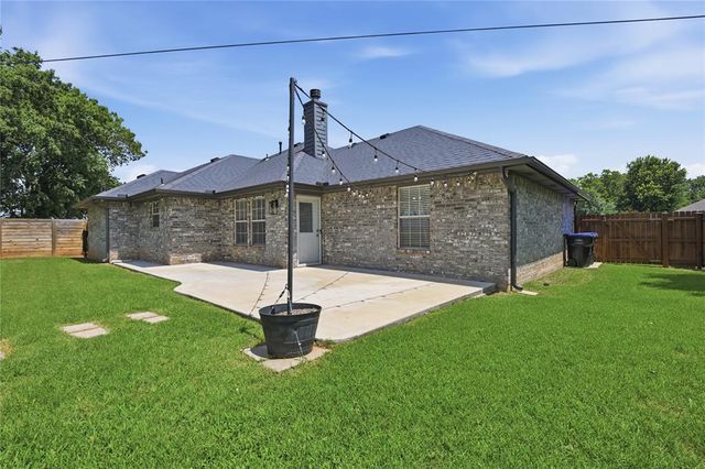 1005 Meadowlake Drive, Noble, OK 73068