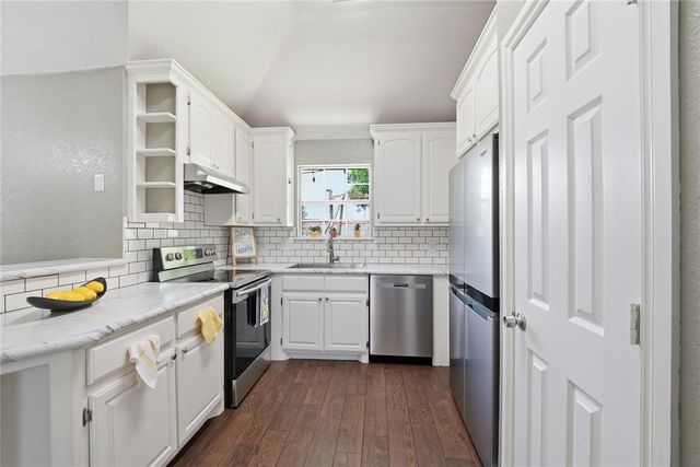 1005 Meadowlake Drive, Noble, OK 73068