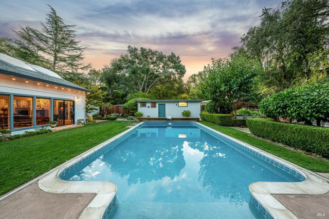 1030 Yell Ln, Glen Ellen, CA 95442