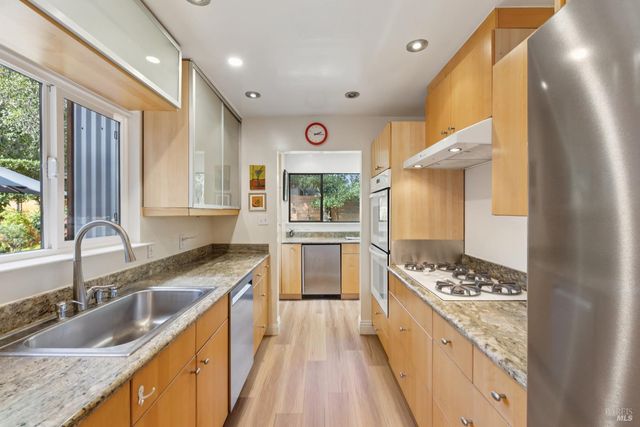 1030 Yell Ln, Glen Ellen, CA 95442