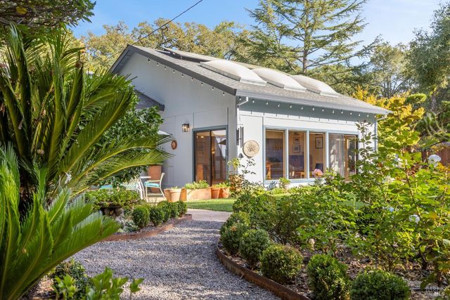 1030 Yell Ln, Glen Ellen, CA 95442