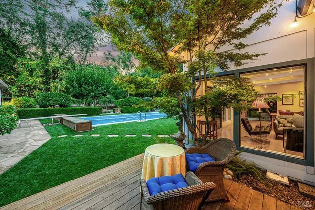 1030 Yell Ln, Glen Ellen, CA 95442