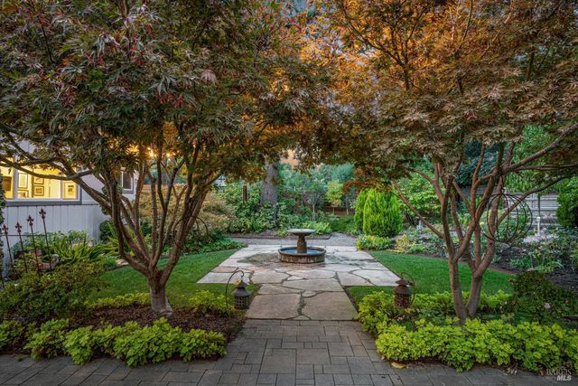 1030 Yell Ln, Glen Ellen, CA 95442