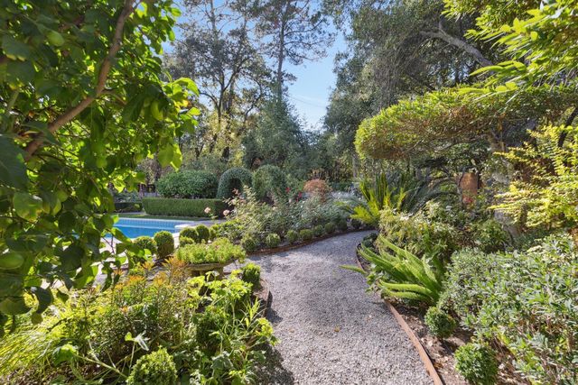 1030 Yell Ln, Glen Ellen, CA 95442