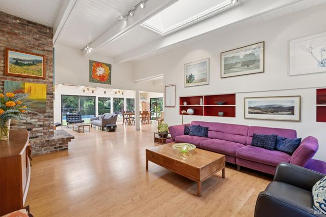 1030 Yell Ln, Glen Ellen, CA 95442