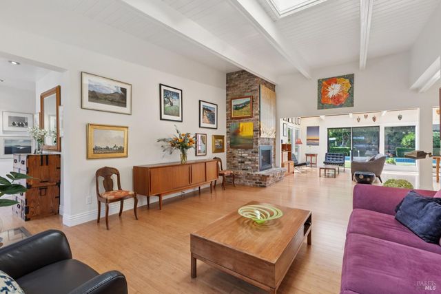 1030 Yell Ln, Glen Ellen, CA 95442