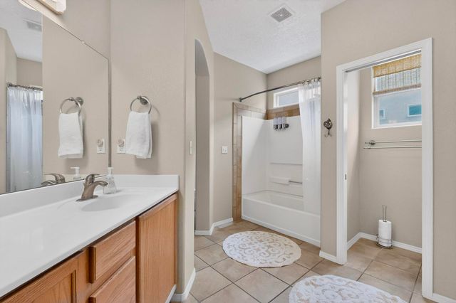 7712 Calle Carisma NE, Albuquerque, NM 87113