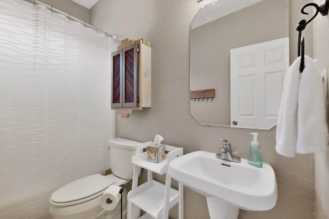 7712 Calle Carisma NE, Albuquerque, NM 87113