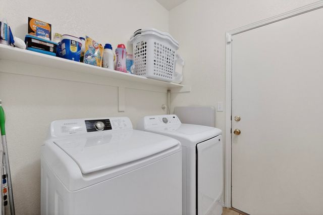 7712 Calle Carisma NE, Albuquerque, NM 87113